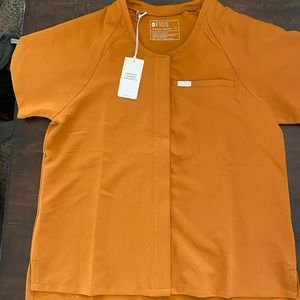 Figs Atlantic fall medium tela button down top nwt